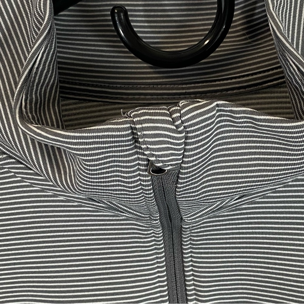 Under Armour HeatGear Half Zip Long Sleeve Top, Xl - Picture 4 of 9